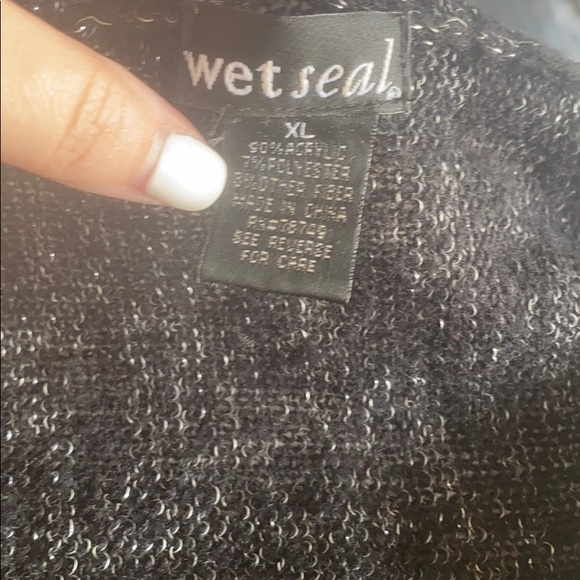 Wet Seal Short Sleeve Flow-y Light Sweater - Picture 3 of 4